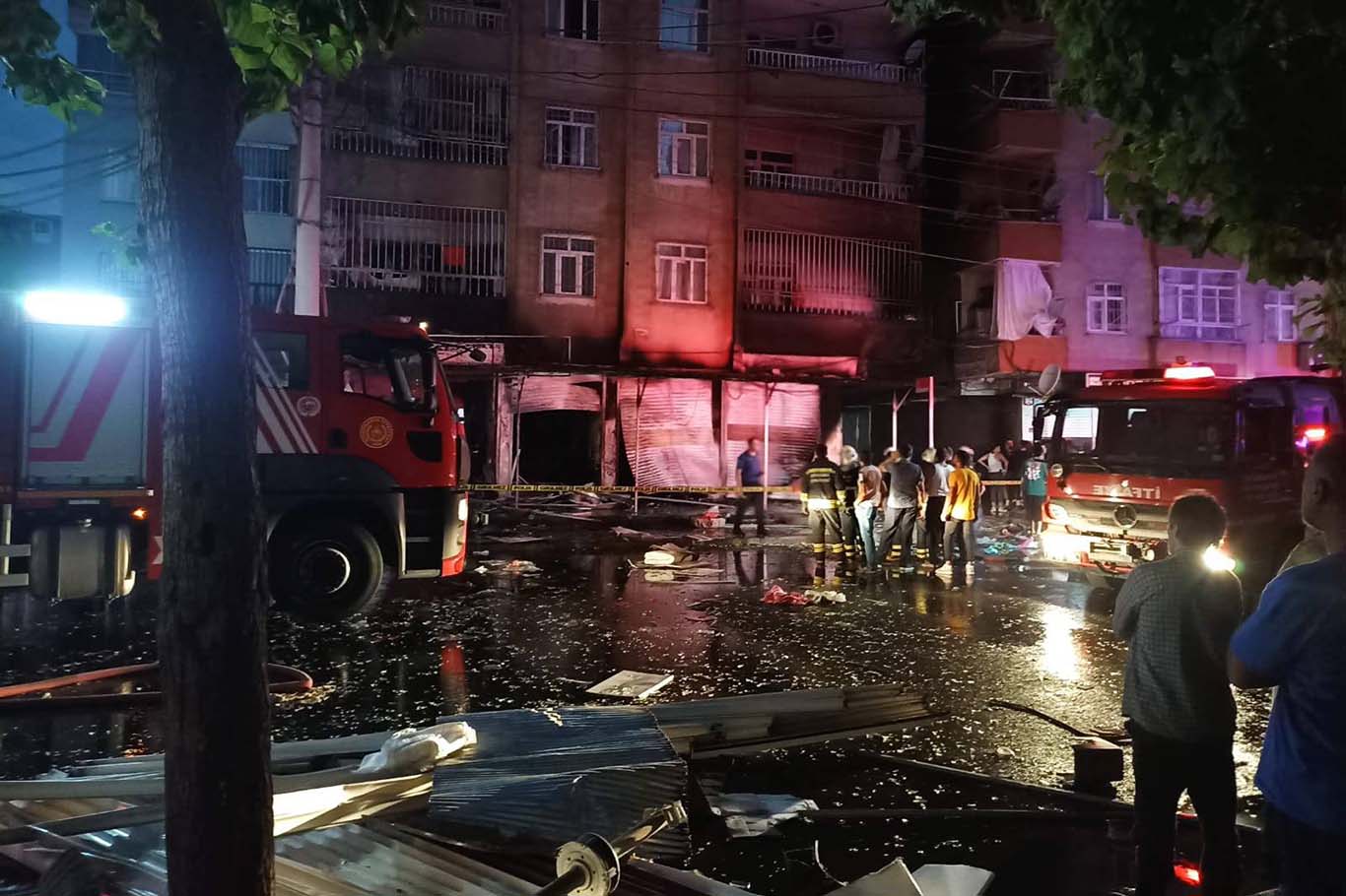 Tekstil dükkanındaki patlama anı kamerada