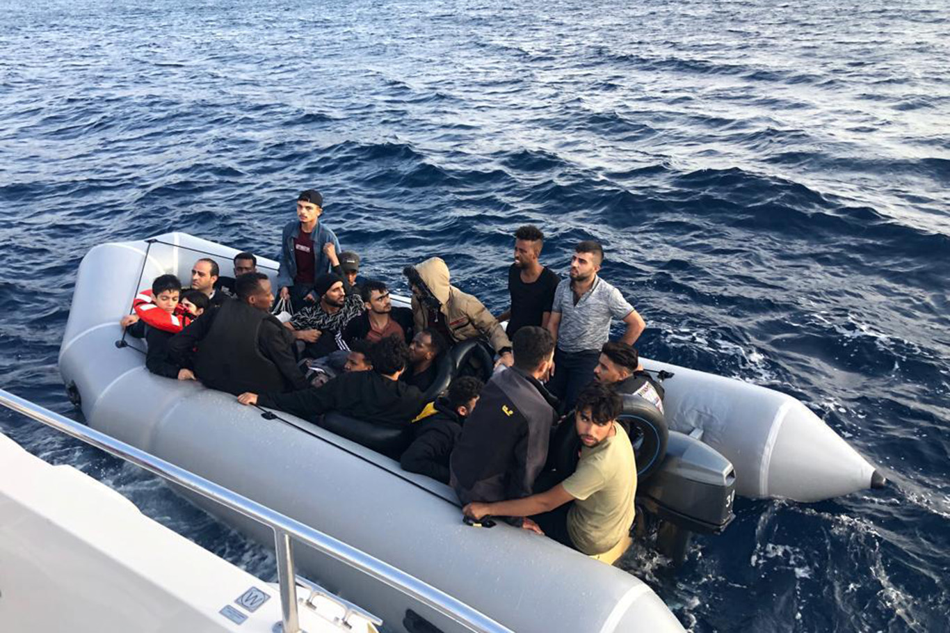 İzmir, Aydın ve Çanakkale açıklarında düzensiz göçmen hareketliliği