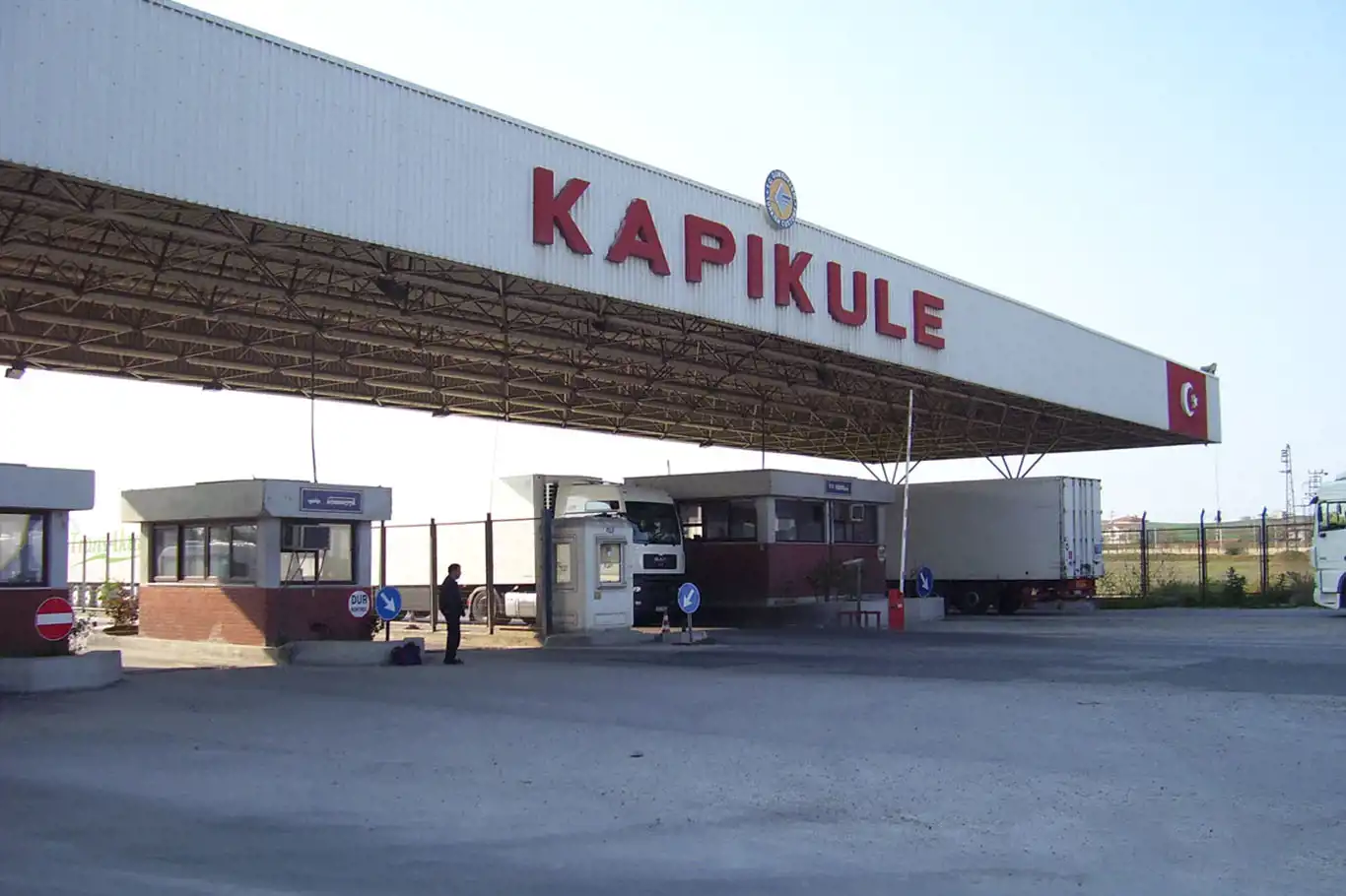 Kapıkule Gümrük Kapısı'nda 5 bin 338 oto yedek parçası ele geçirildi