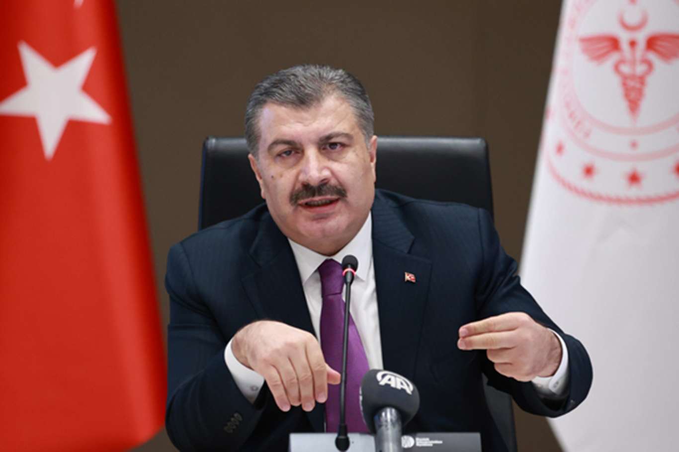 Sağlık Bakanı Koca: 2 kişi hayatını kaybetti, 12 kişi tedavi altına alındı