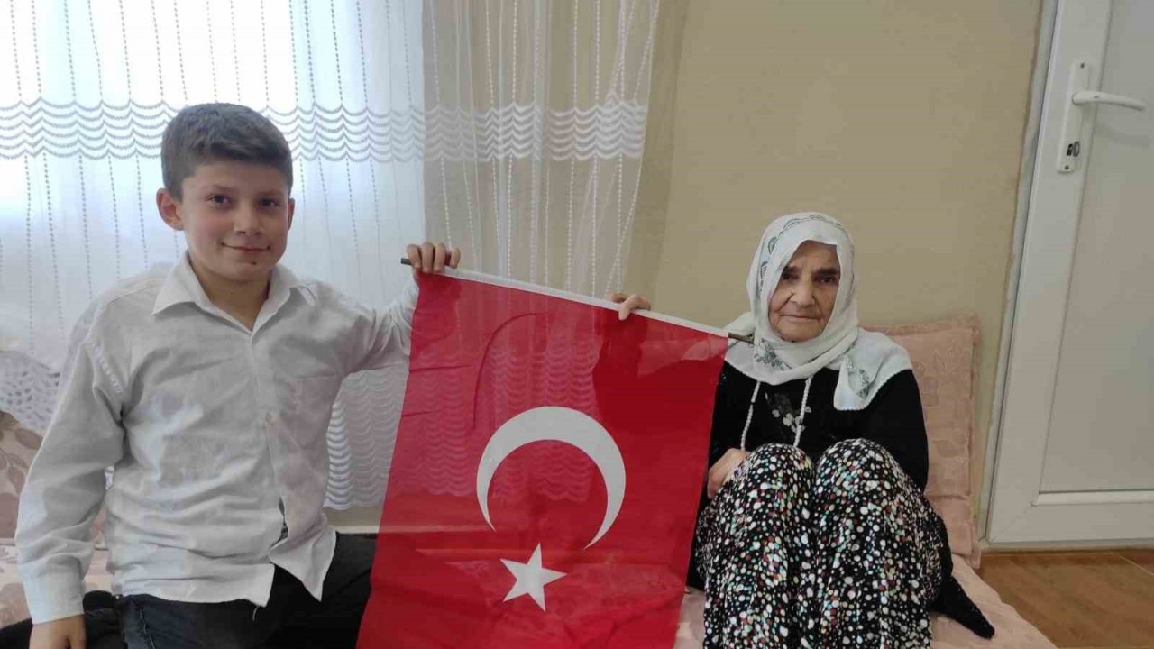 110 yaşındaki Cemile nine Cumhuriyet’in ilk yıllarını anlattı