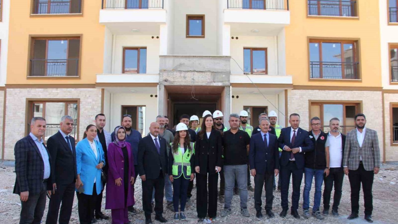 AK Parti Genel Başkan Yardımcısı Karaaslan: “Konut değil yaşam alanları yapıyoruz”