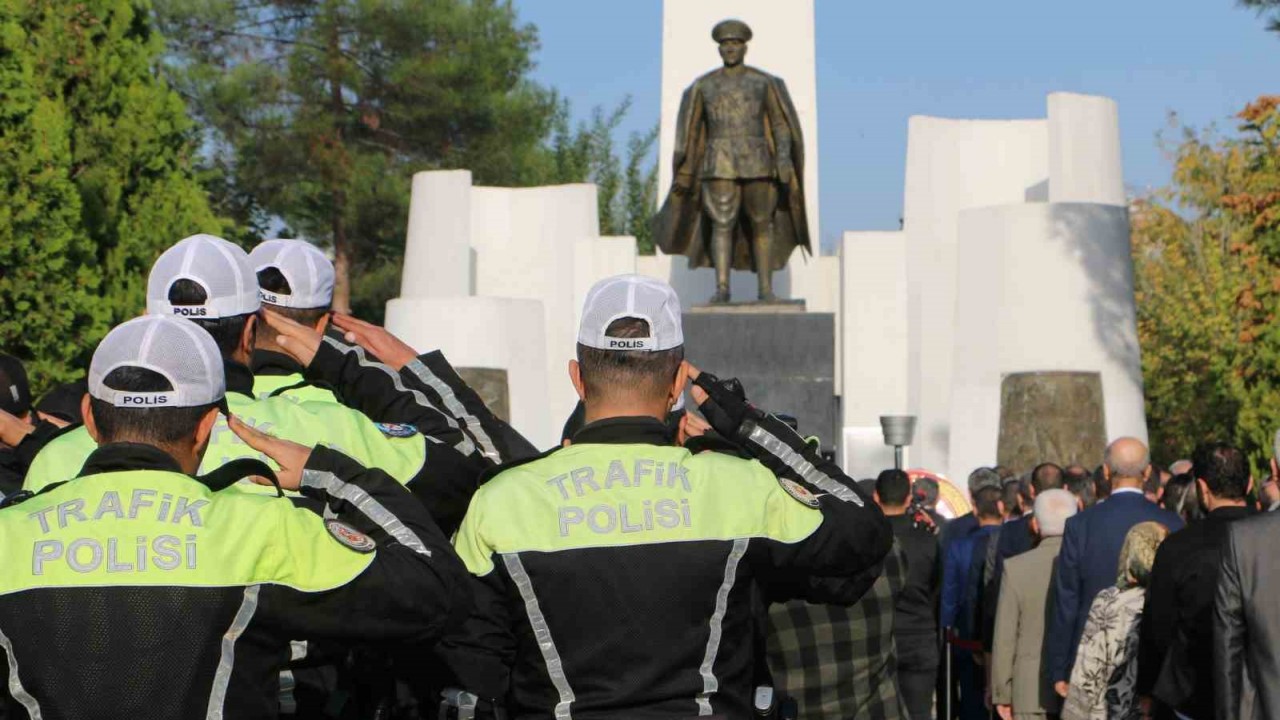 Güneydoğu’da Atatürk düzenlenen törenlerle anıldı