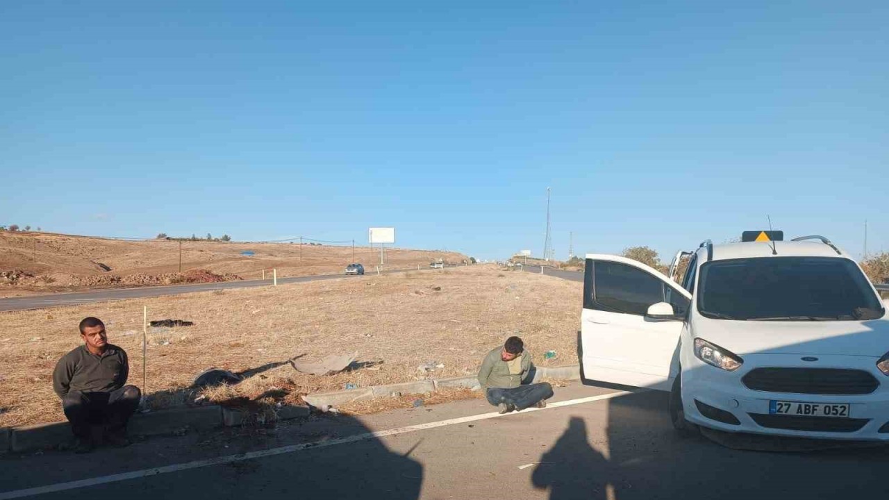 Otomobilde 5 kaçak göçmen ile 1 organizatör yakalandı