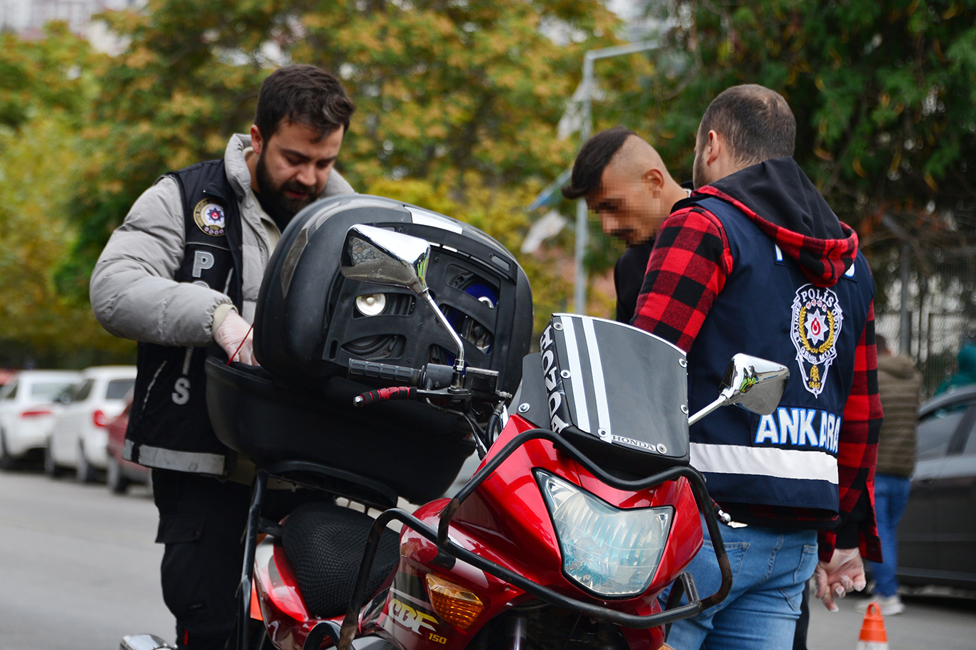 Ankara'da aranan 727 kişi yakalandı