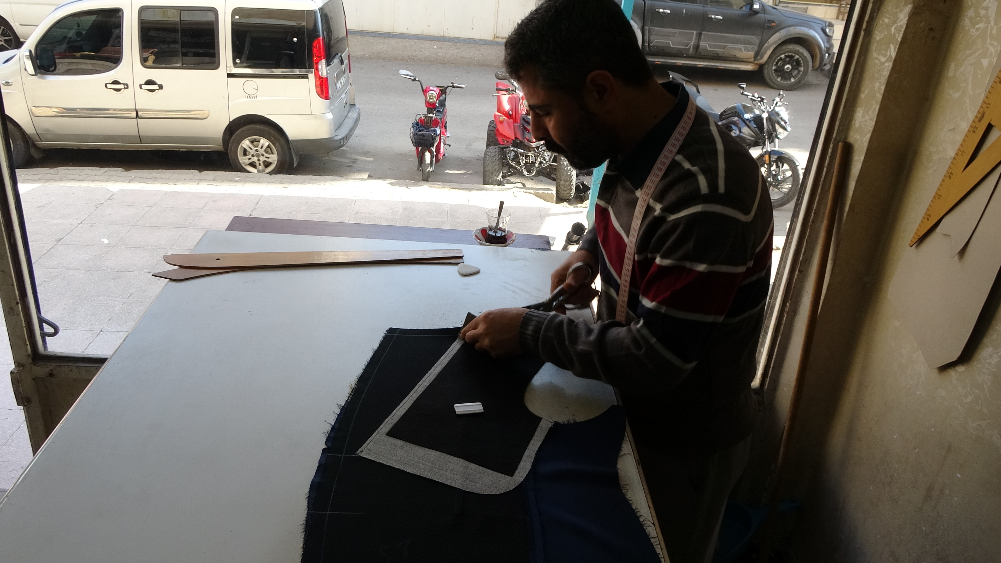 Terzilik mesleği tarihe mi karışıyor