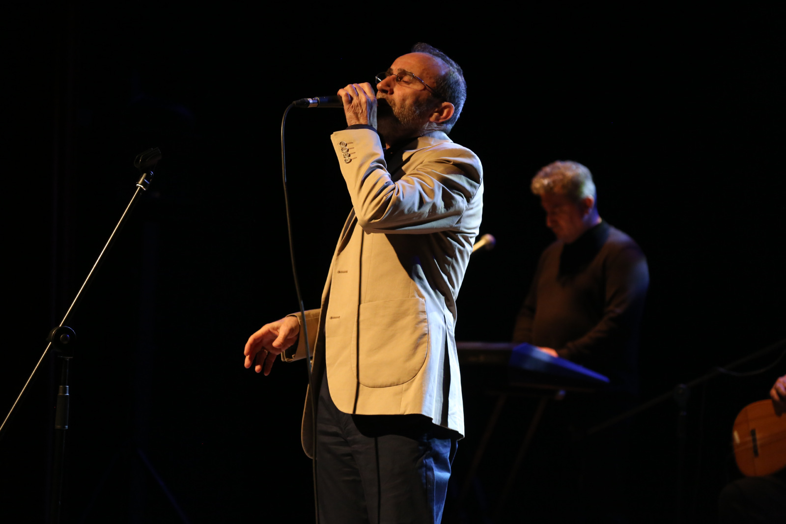 &Ouml;mer Karaoğlu ezgilerini Diyarbakırlılar i&ccedil;in seslendirecek