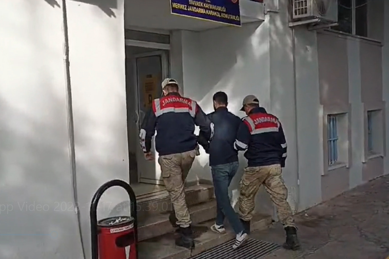 PKK ve FETÖ operasyonu: 3 gözaltı