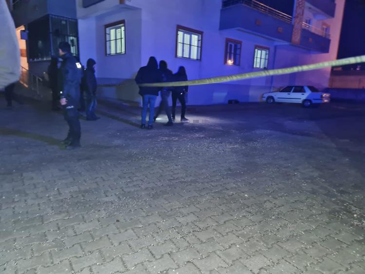 Diyarbakır'da şahıs tartıştığı amcasını silahla öldürdü