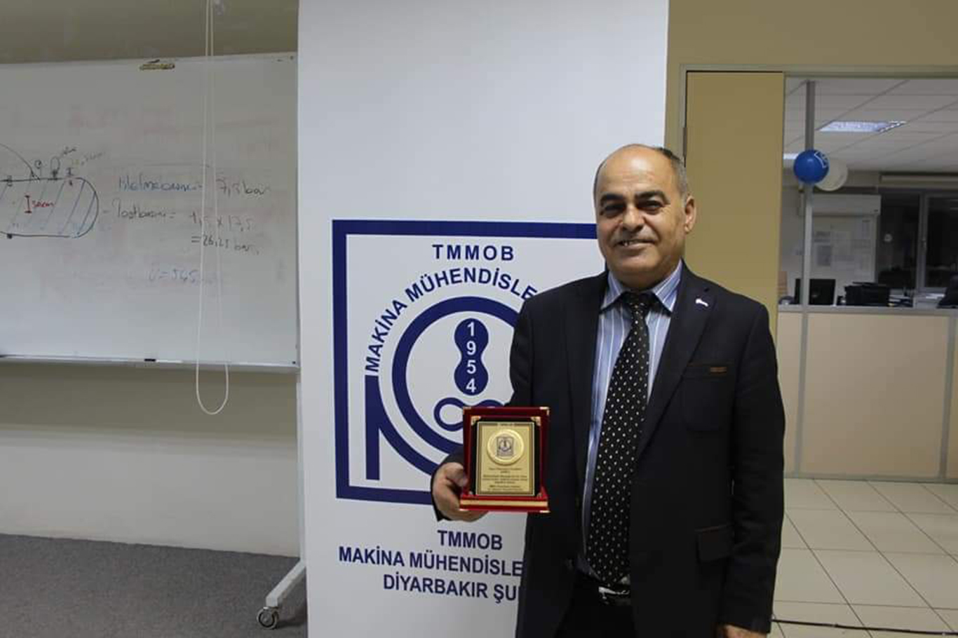 Üzerine demir düştüğü iddia edilen fabrika sahibi öldü