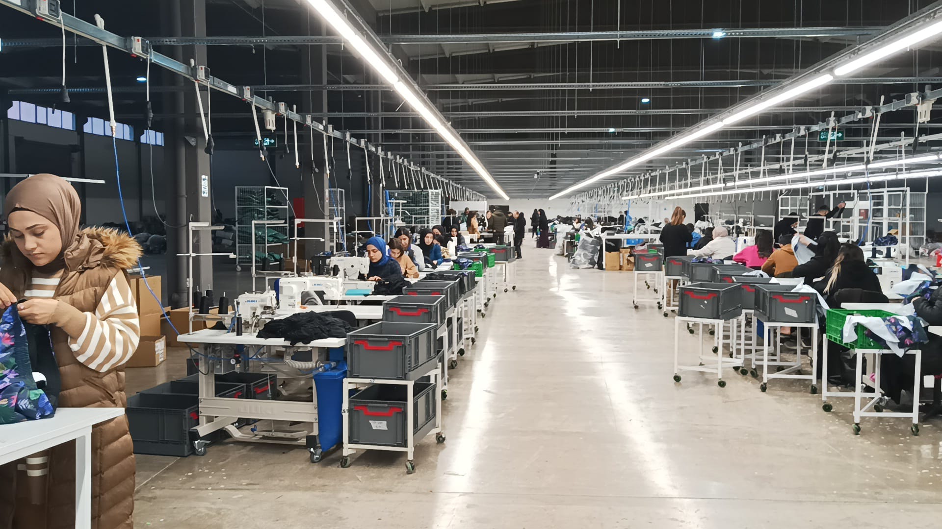 Dev tekstil fabrikası Cizre'de geçim kaynağı oldu