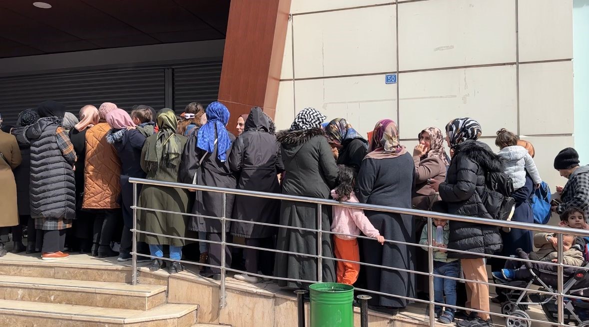 Bu izdiham 200 liralık festival çeki için!