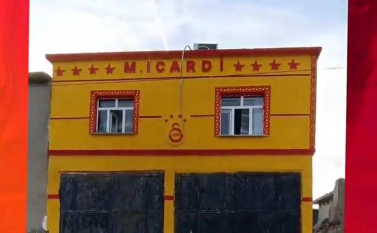 Evinin dış cephesine ‘M. Icardi’ yazdırdı