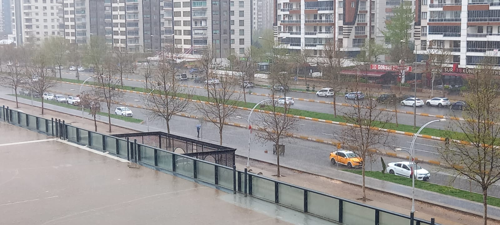 Diyarbakır'da beklenen Yağmur doluyla geldi