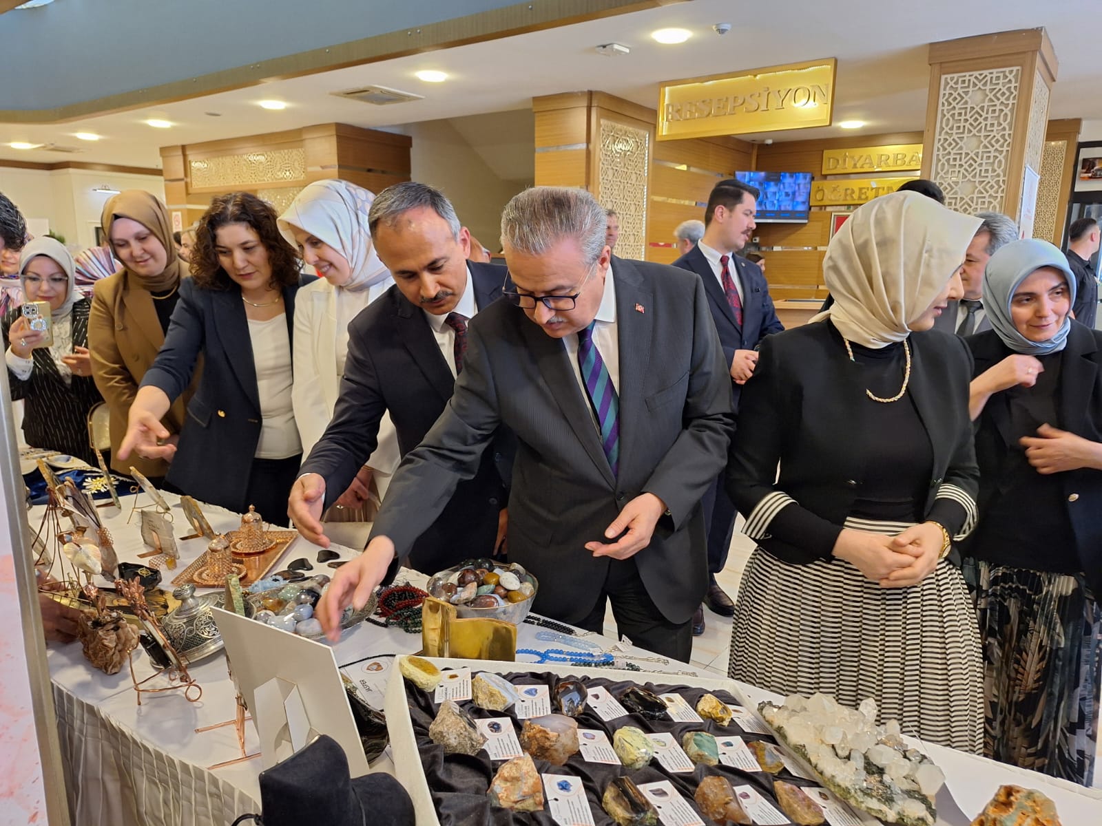 Diyarbakır'da keşfedilen taşlar sergilendi