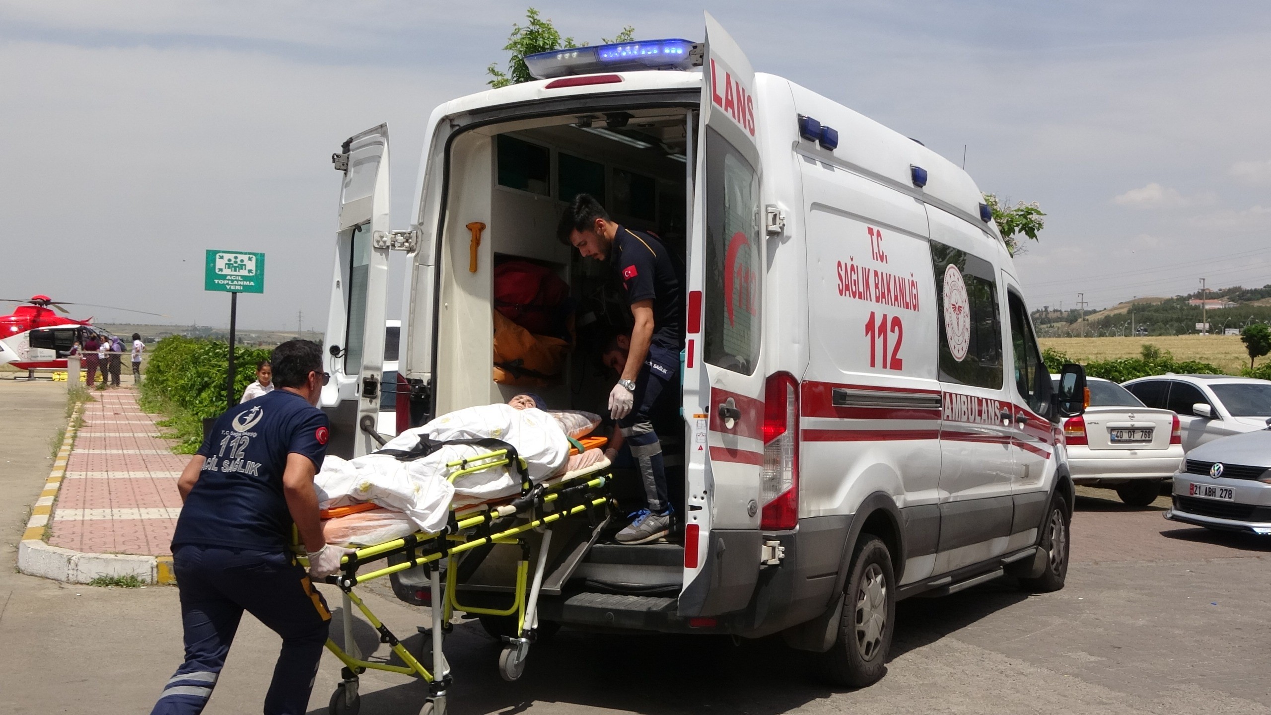 90 Yaşındaki Hasta Ambulans Helikopter ile Diyarbakır'a Nakledildi