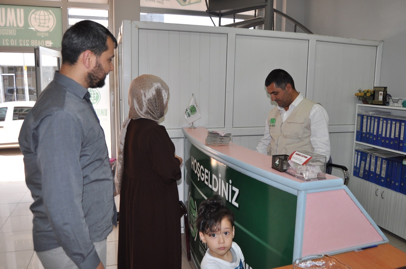 Umre için biriktirdiği parasını Umut Kervanı aracılığıyla Gazze'ye bağışladı