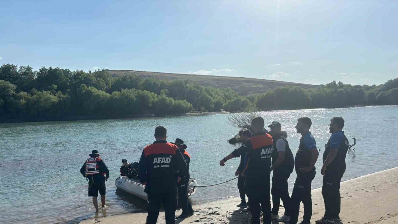 Cizre&rsquo;de kayıp kız, Suriye ve Irak sınırında aranıyor
