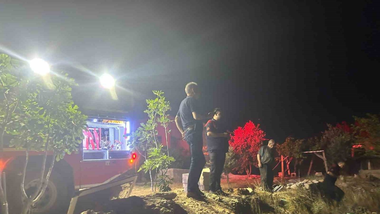 Ormanlık alandaki yangın 4 saatte s&ouml;nd&uuml;r&uuml;ld&uuml;