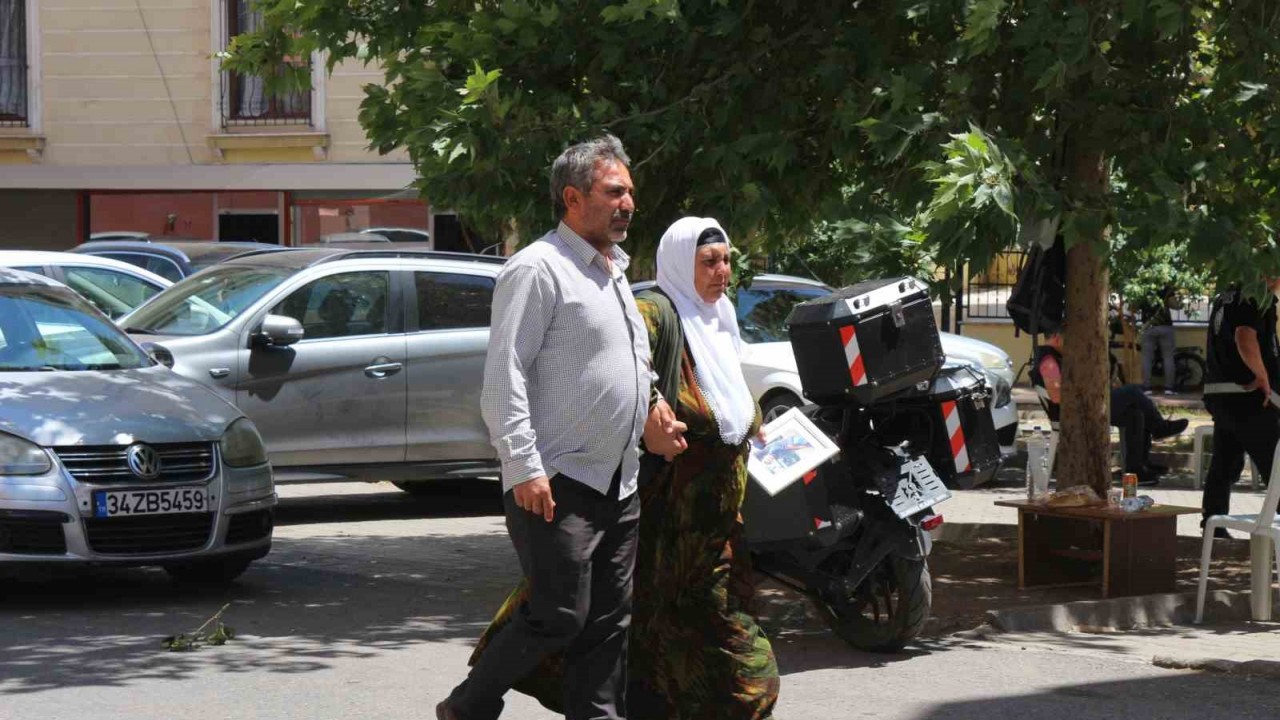 Diyarbakır Annelerinin Evlat Nöbetine Bir Aile Daha Katıldı