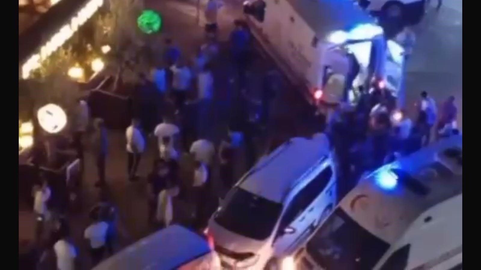 Kafede oturanlara kurşun yağdırdı