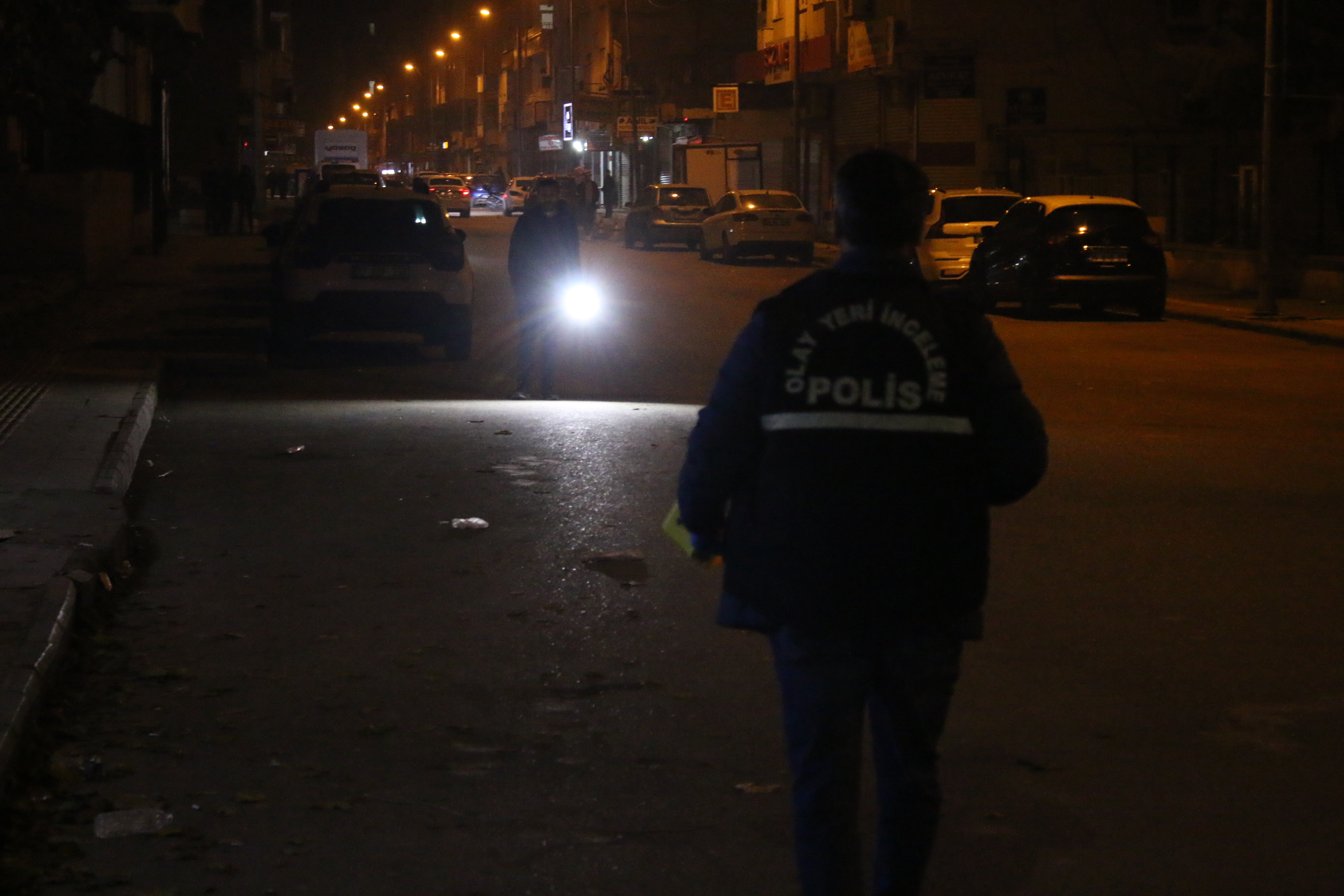 Diyarbakır Bismil'de Silahlı Saldırı Banka Atm'si Ve Iş Yeri Zarar Gördü (8)