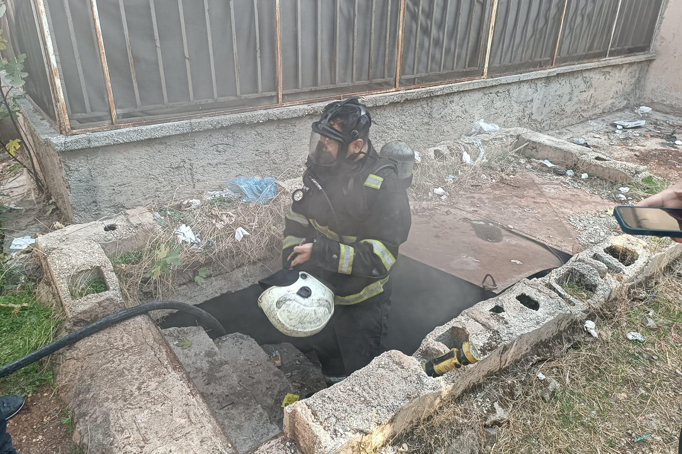 Şanlıurfa'da bir apartmanın bodrum katında yangın
