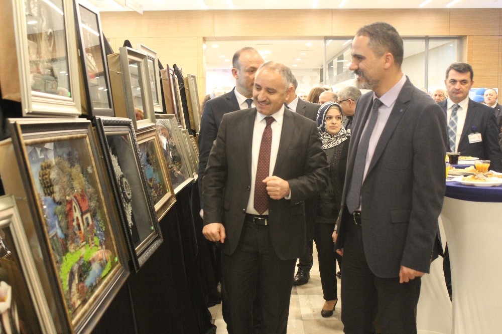 Elazığ’da hasta yakınlarından ″Kültür Şehri Harput″  sergisi