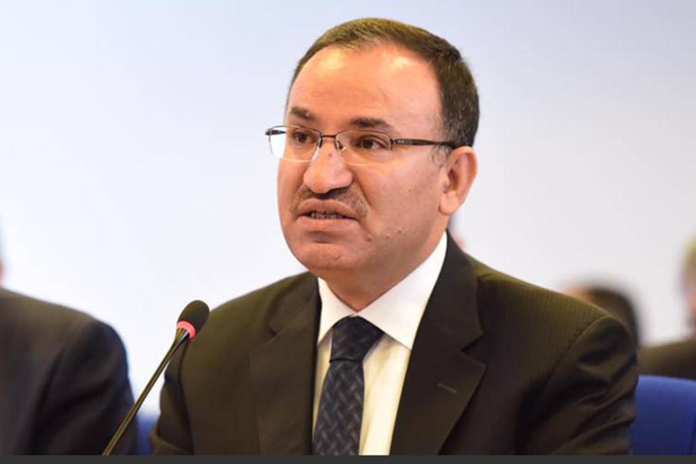 Bozdağ: Hiç kimse yargı görevini yapan hakim ve savcılarımızı tehdit edemez 
