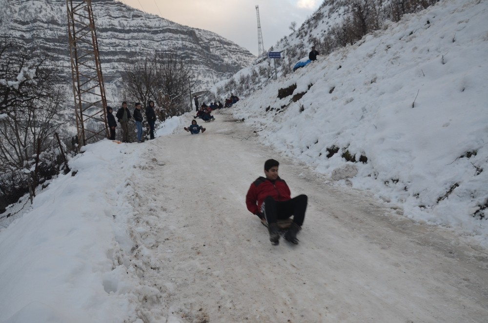 Pet şişeyle rafting, bidonla kayak