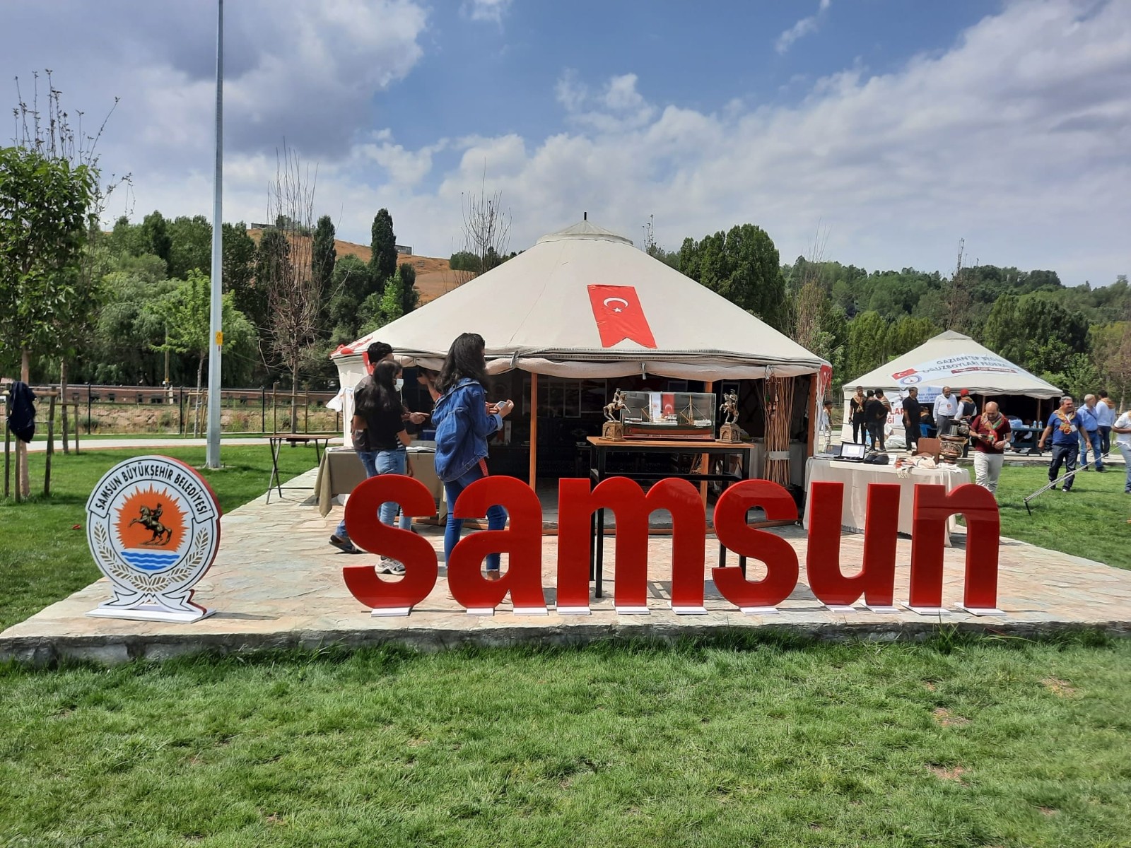 Ahlat T&uuml;rk Oba &Ccedil;adırı&rsquo;nda &lsquo;Samsun&rsquo; standına b&uuml;y&uuml;k ilgi