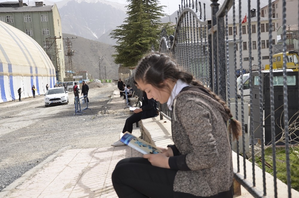 Beytüşşebap’ta şehit polis adına kütüphane açıldı