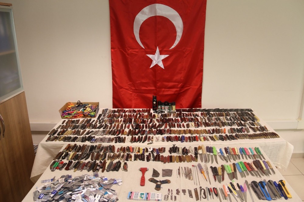 Diyarbakır adliyesinde 4 ayda bin 488 kesici ve delici alet ele geçirildi