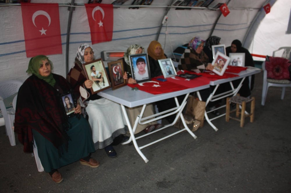 HDP önündeki ailelerin evlat nöbeti 84’üncü gününde