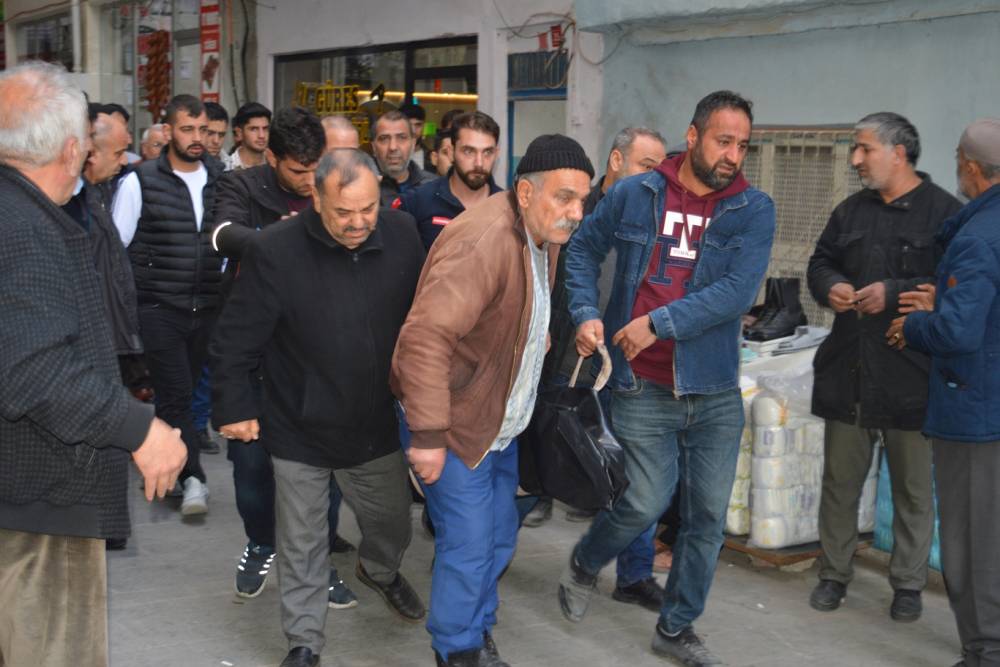 Taksi şoförü evinde ölü bulundu 