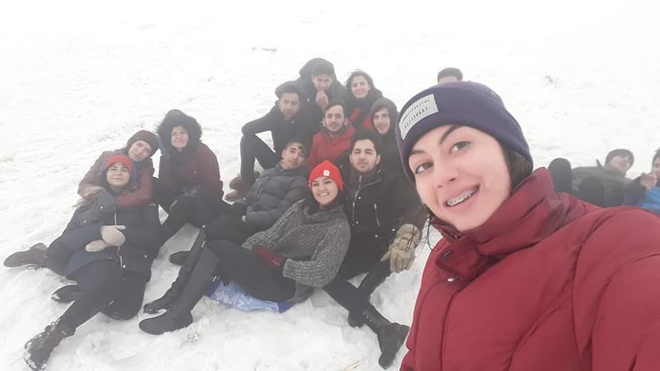 Sömestri tatilinde ders tekrarı yapan öğrencilere kayak keyfi
