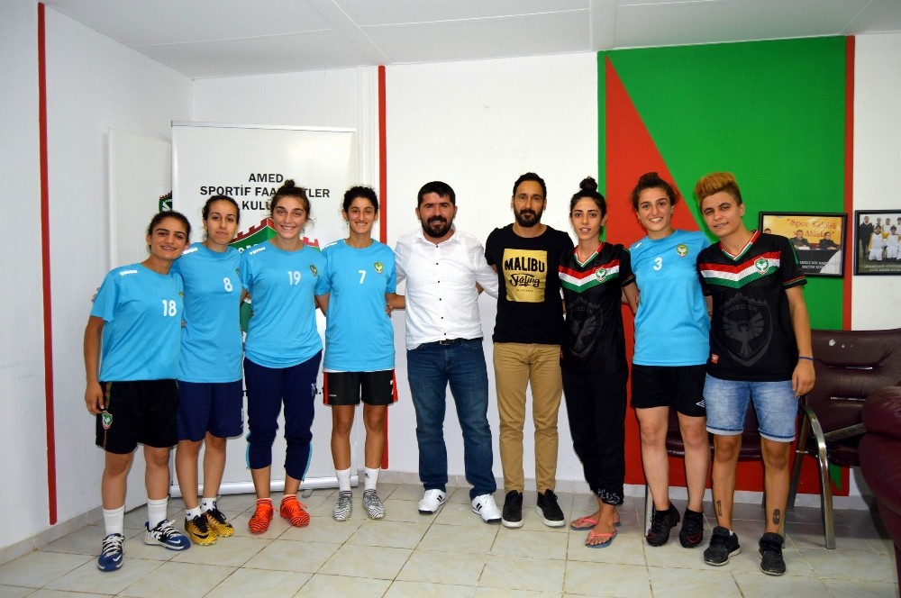 Amed Sportif Kadın Futbol Takımı’nda 6 imza