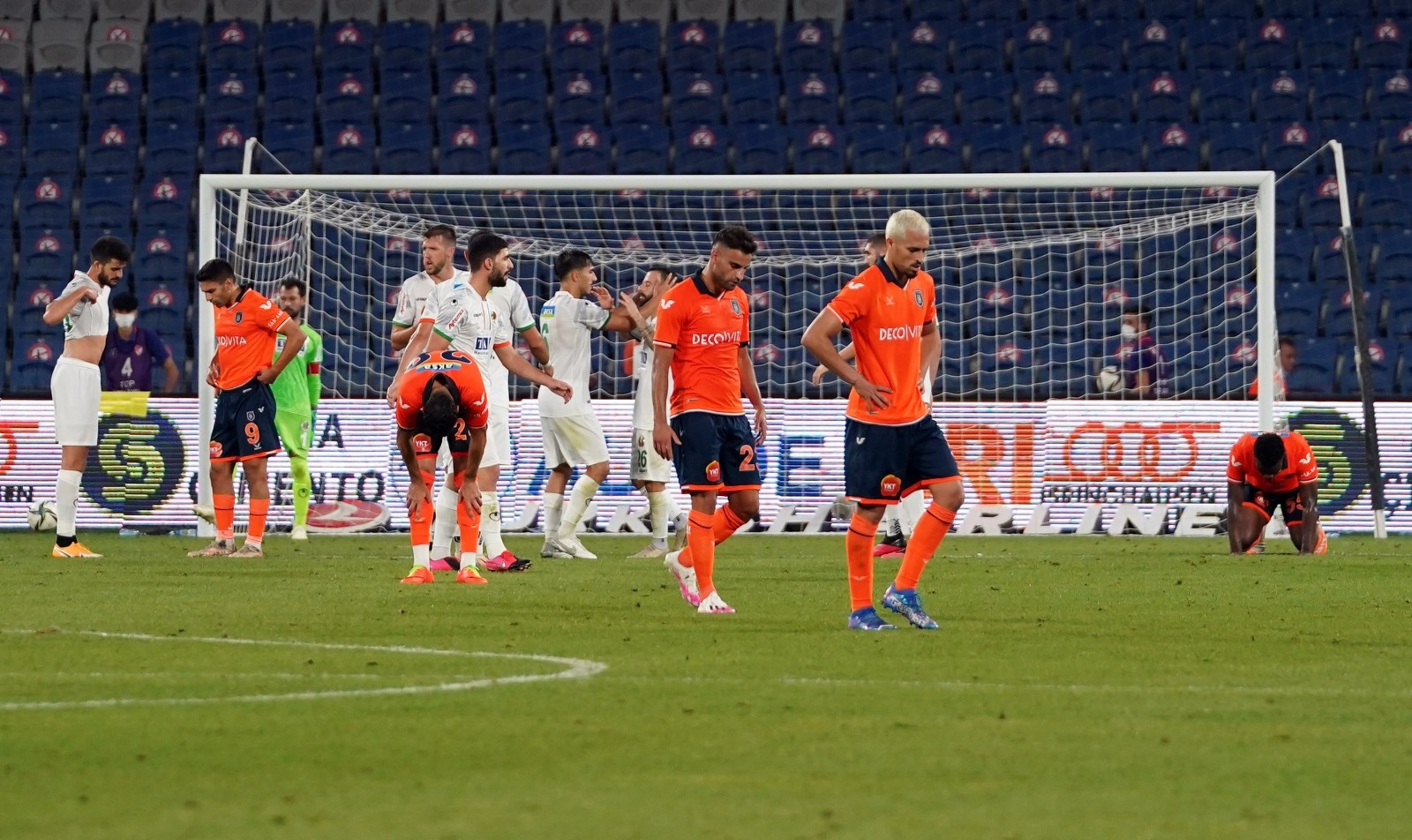 Başakşehir yine mağlubiyetle başladı