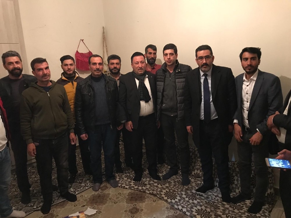 Gezer, yönetim üyeleri ile birlikte ev gezilerini sürdürüyor