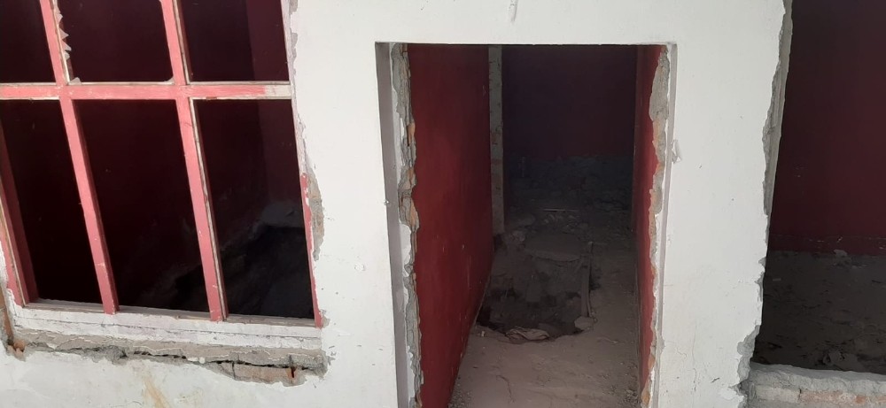 Bağlar’da metruk yapılar yıkılıyor