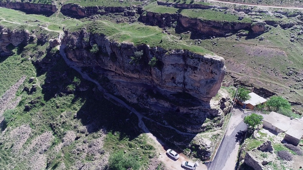 Eğil Kalesi’nin çevre düzenlenmesi çalışmaları başladı