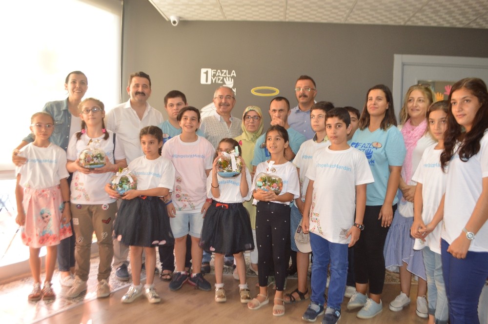 Mardin’de engelli gençler teraryum atölyesinde bir araya geldi