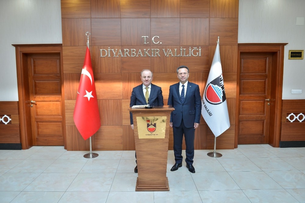 İçişleri Bakan Yardımcısı Öztürk Diyarbakır Valiliğini ziyaret etti