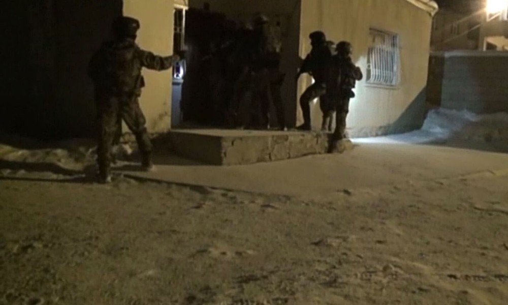 Van’da terör operasyonu: 12 gözaltı