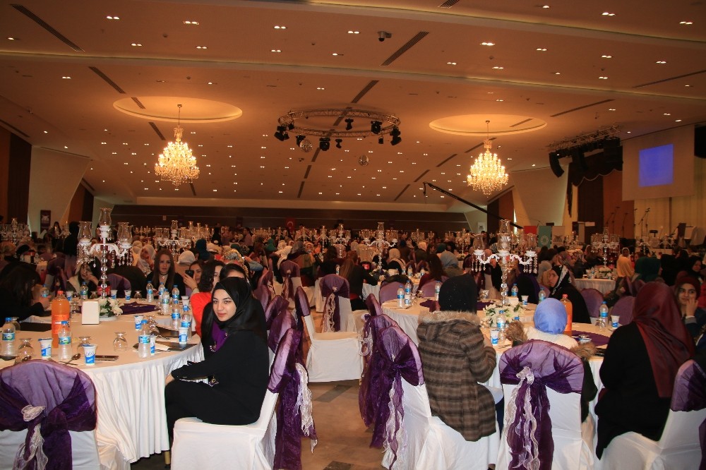 Milletvekili ve vali eşi, muhtar eşleriyle bir araya geldi