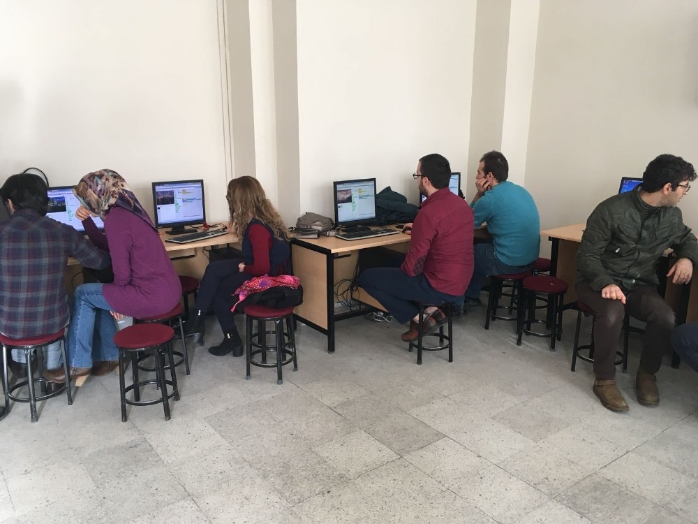 Kayapınar’da kurslarda görev alacak öğretmenler için eğitim çalışması