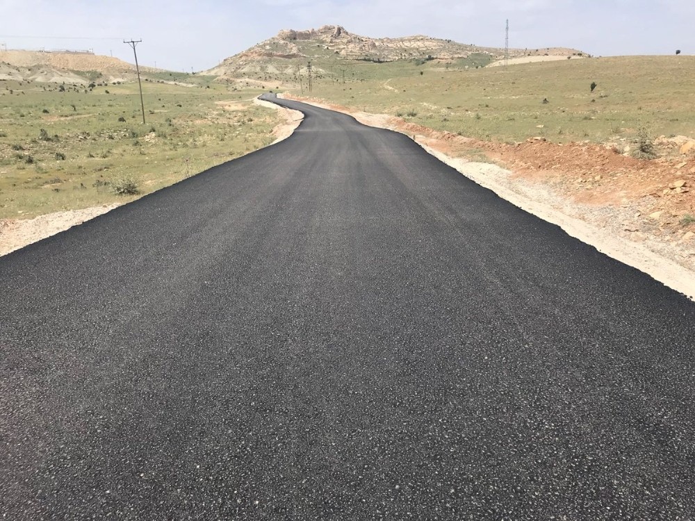 Köy muhtarından belediyeye asfalt teşekkür