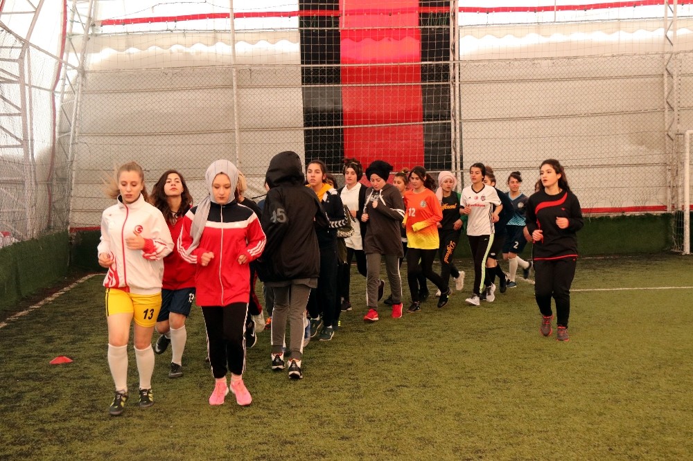 Bitlisli kadınlar ilk antrenmana çıktı