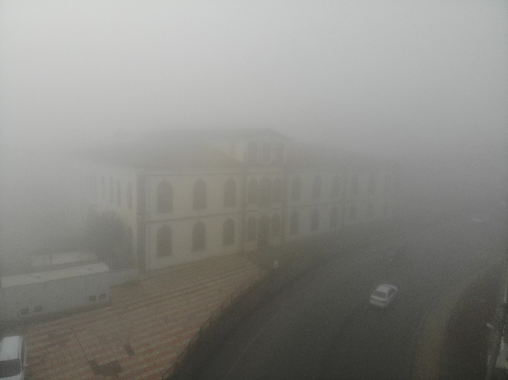 Tarihi kent sise teslim oldu, uçak seferlerinde aksamalar yaşandı