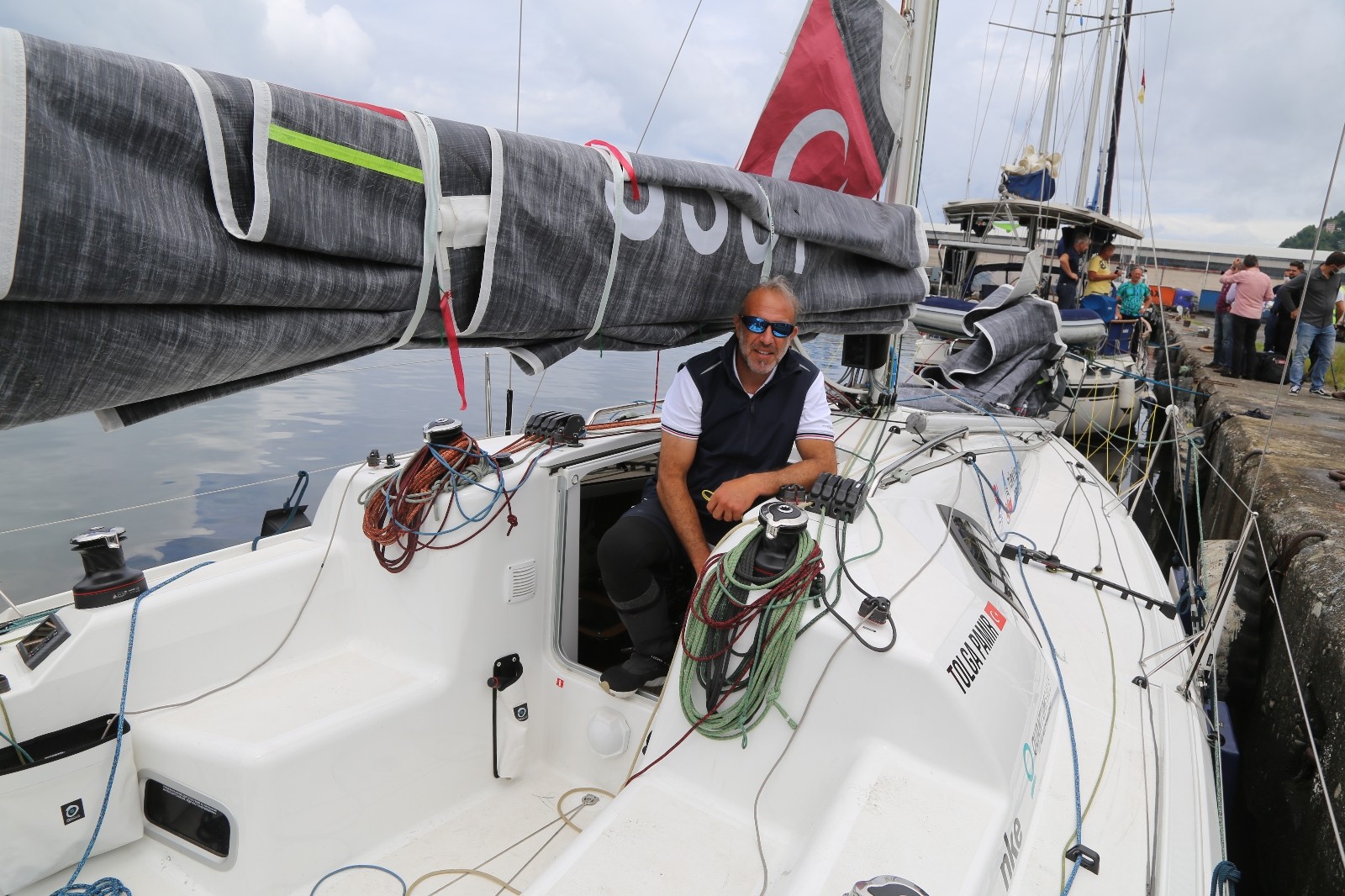 Rekor denemesi için yelkeniyle hiç durmadan dört denizi aşacak